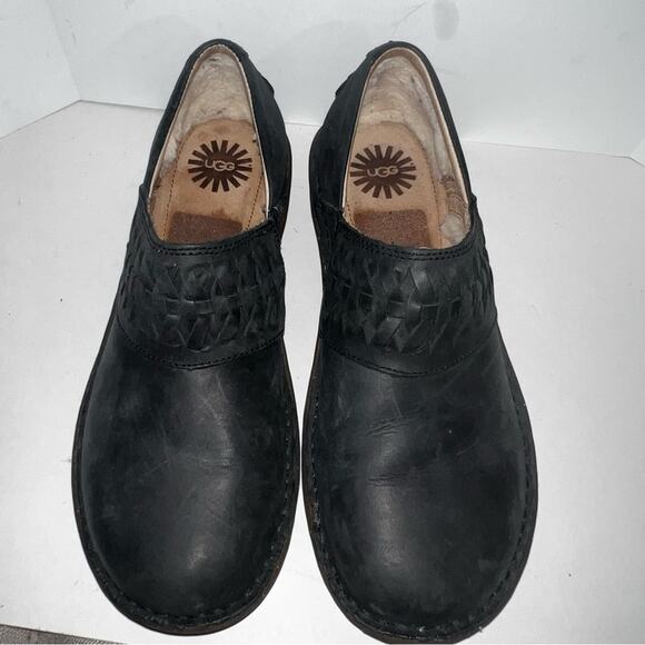UGG matte black leather outlets fleece lined clogs 9 - Picture 4 of 5